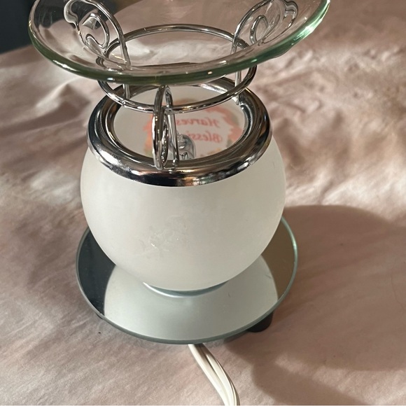 Glasses oil/wax warmer dimmer switch no box. Bed bath & beyond - Picture 15 of 16